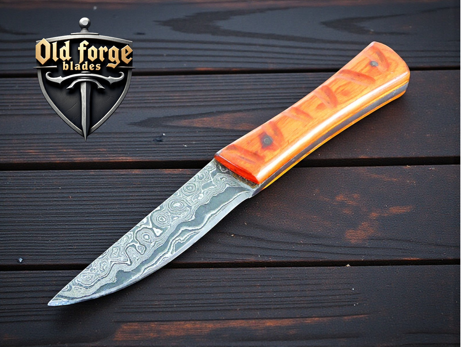 High end Damascus hunting knife with Paaka hardwood handle and leather sheath