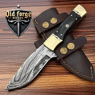 Hand-forged Damascus knives with leather sheath for hunting and EDC