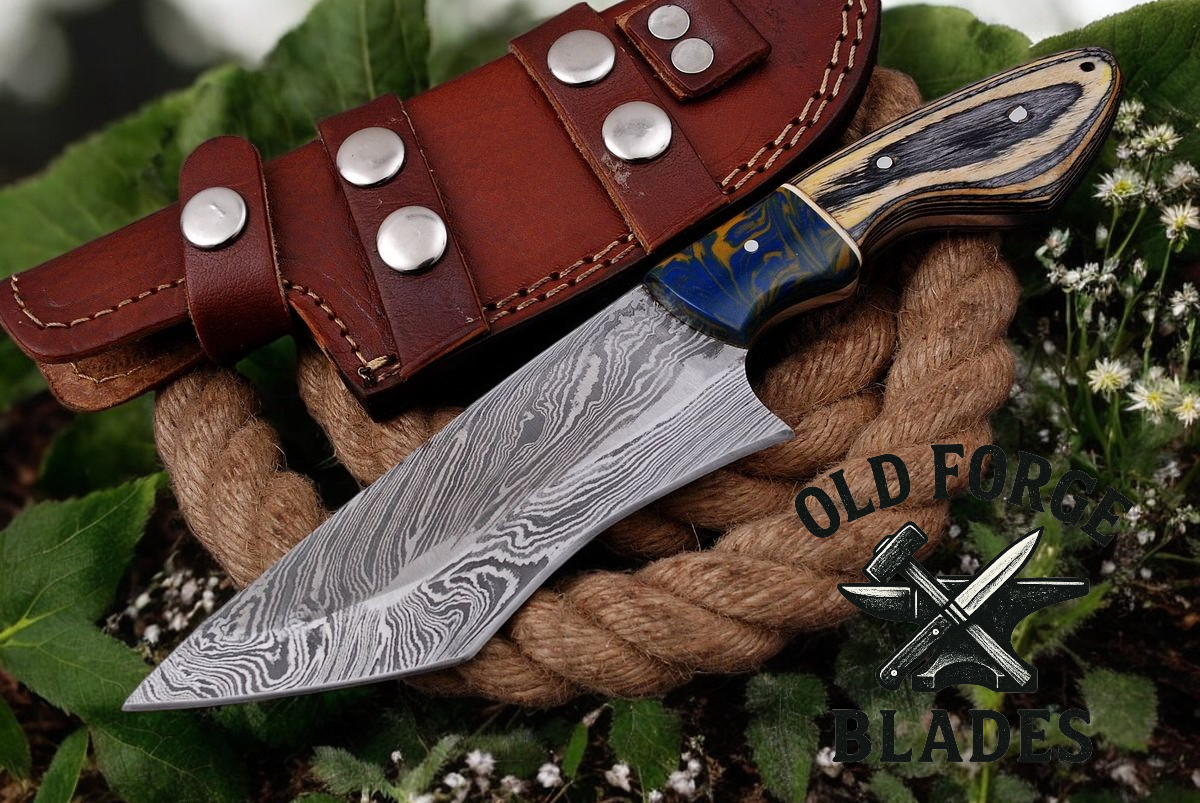 Handmade dimascus knife with Damascus steel blade