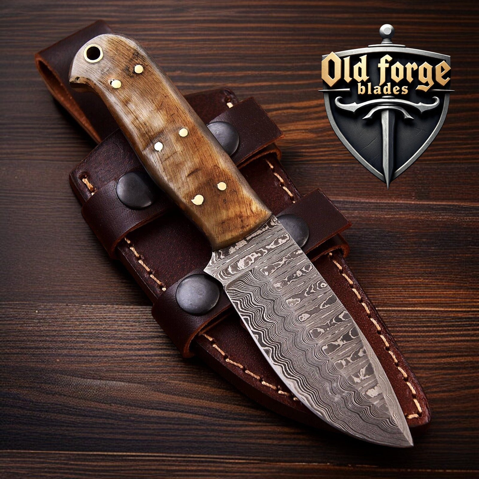 Damascus knife hunting skinning knife with ram horn handle and leather sheath