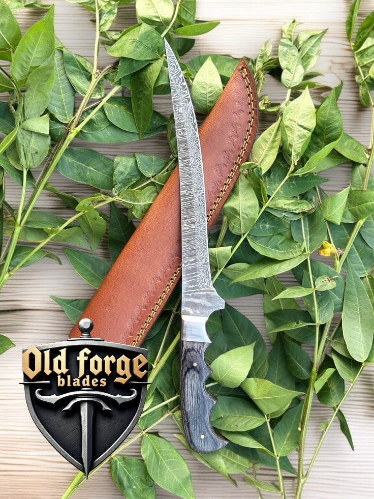 custom fishing knife with leather sheath