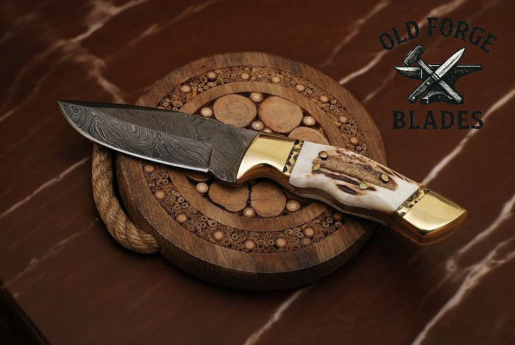 Demascus blade knife with handmade leather sheath