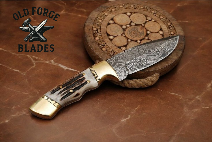 Close-up of Damascus steel demascus blade pattern
