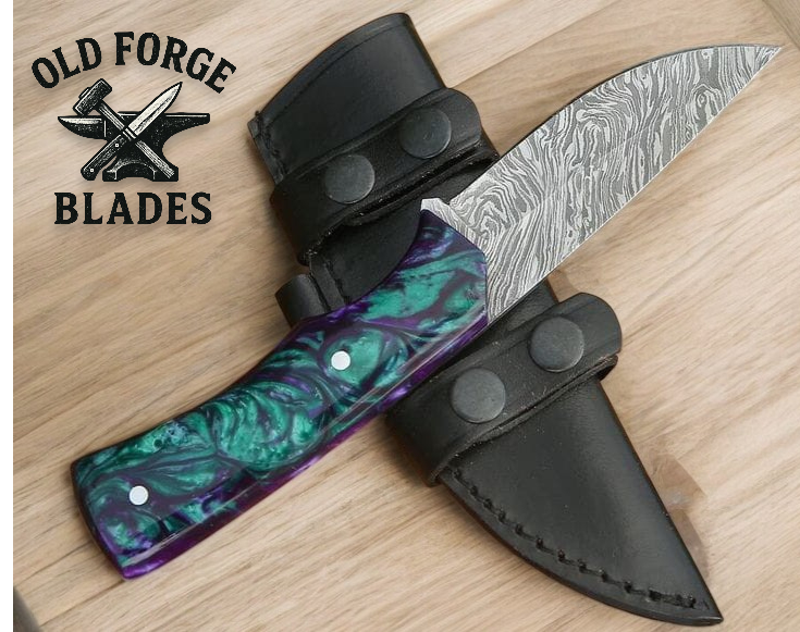 “4-inch Damascus steel blade with leather sheath”