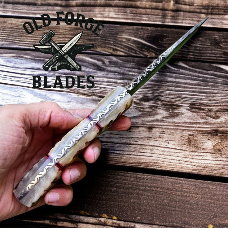 Handmade Damascus Steel Blade Knife with Sheep Horn Handle