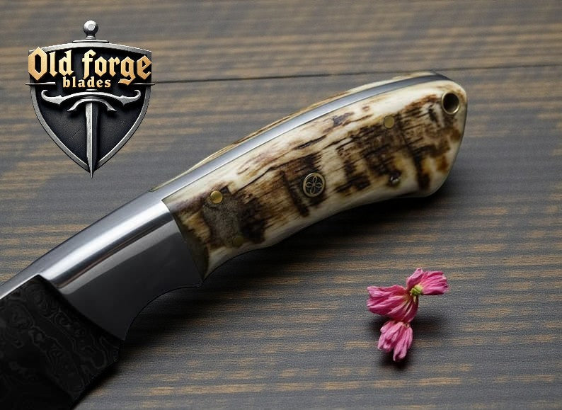 Handmade Damascus hunting knife with leather sheath