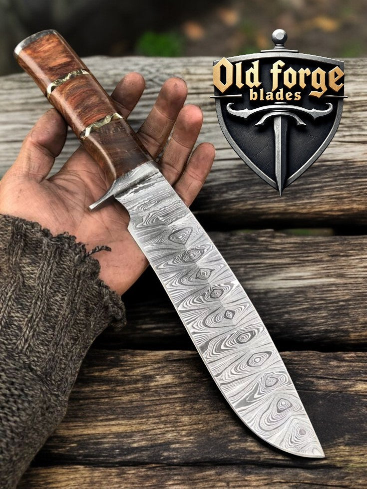 Hand-forged Damascus steel blade hunting knife with leather sheath