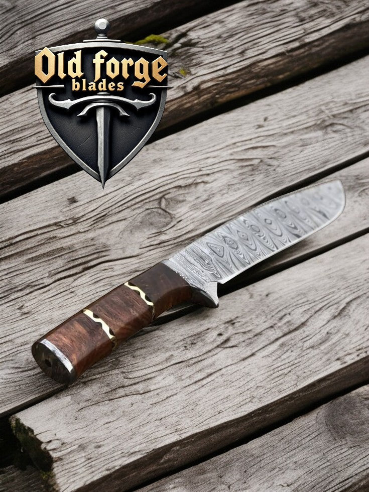 Side view of full tang Damascus hunting knife