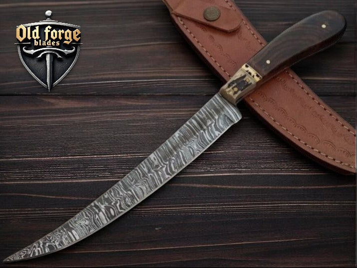 Best fishing fillet knife Damascus steel blade close view