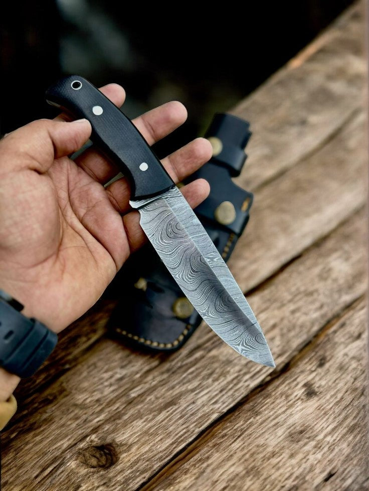 10 inch damascus steel knife close up