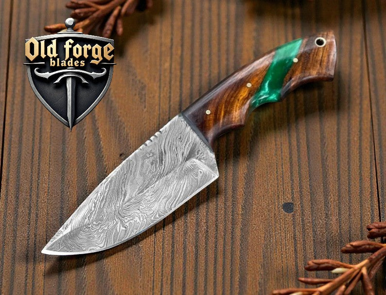 Full tang Damascus knife with premium leather sheath included
